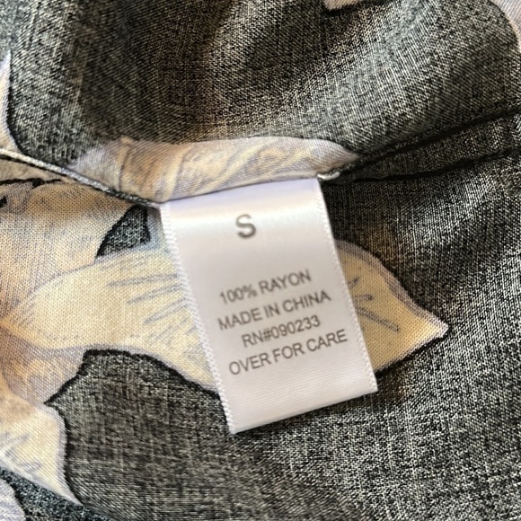 PacSun Hawaiian Shirt Mens Large Black Button Up Short Sleeve Floral Size S - Picture 11 of 11